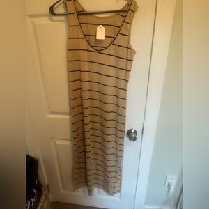 3/$8🍁Stripped Dress